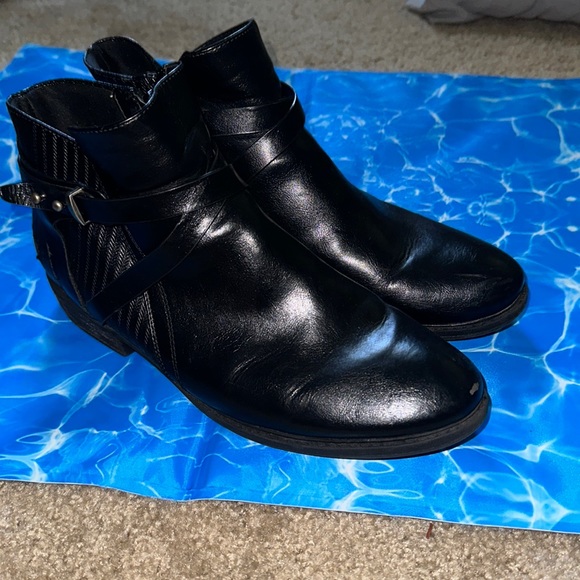 Pre-loved Baretrap yada booties - Picture 1 of 8